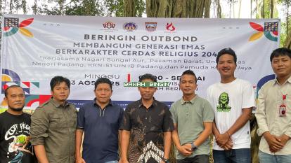 Kebersamaan Camat Sungai Aua dan Tokoh Muda di Wisata...