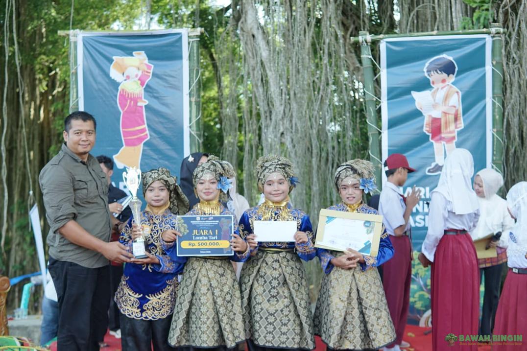 Hardiknas 2026, KSA dan Pemuda Beringin Pasaman Barat Gelar Lomba Tari dan Baca Puisi