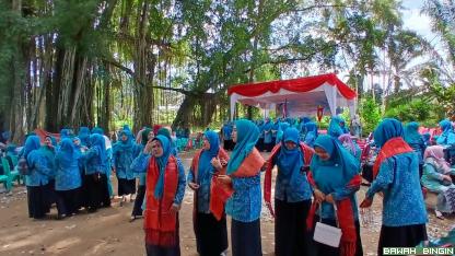 Nuansa Alam Sungai Aur Warnai Pertemuan Bulanan PKK Pasaman...